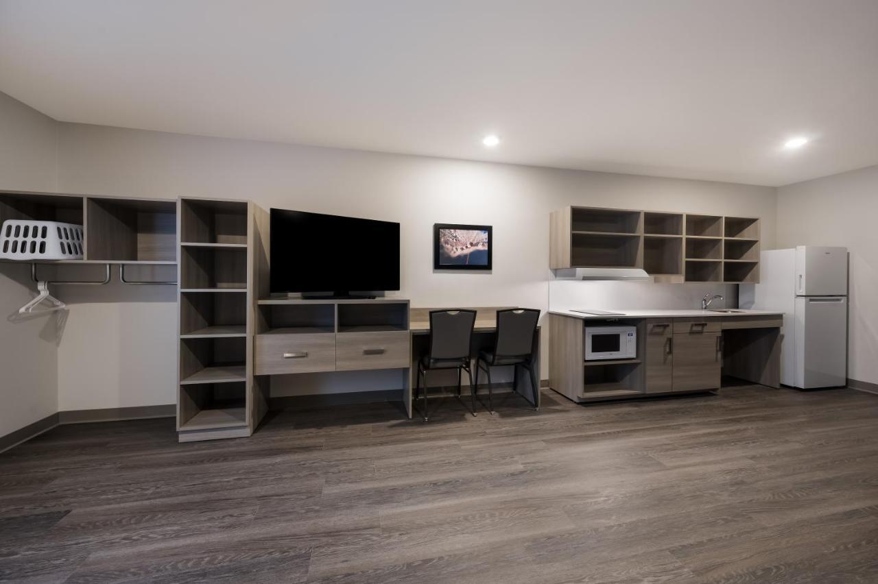 Woodspring Suites East Lansing - University Area מראה חיצוני תמונה
